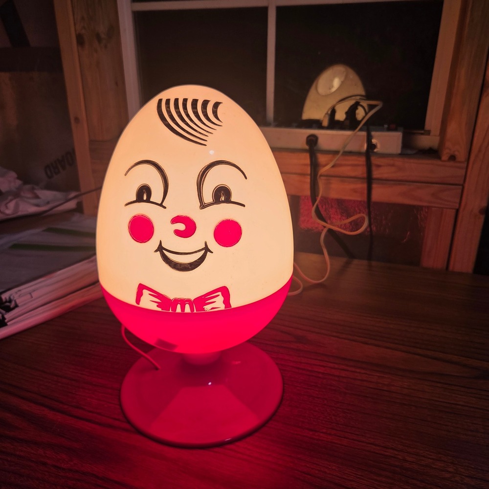 Vintage Humpty Dumpty Blow Mold Nursery Lamp Red White Table Light 12 Inch